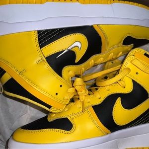 Woman Nike Dunk High Up Size 10.5